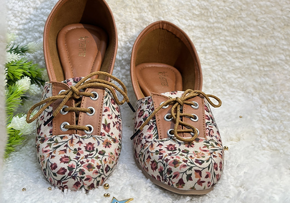 Rustic Bloom Lace-Up Jutti Sneakers