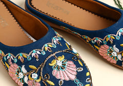 Midnight Blossom Embroidered Ethnic Jutti