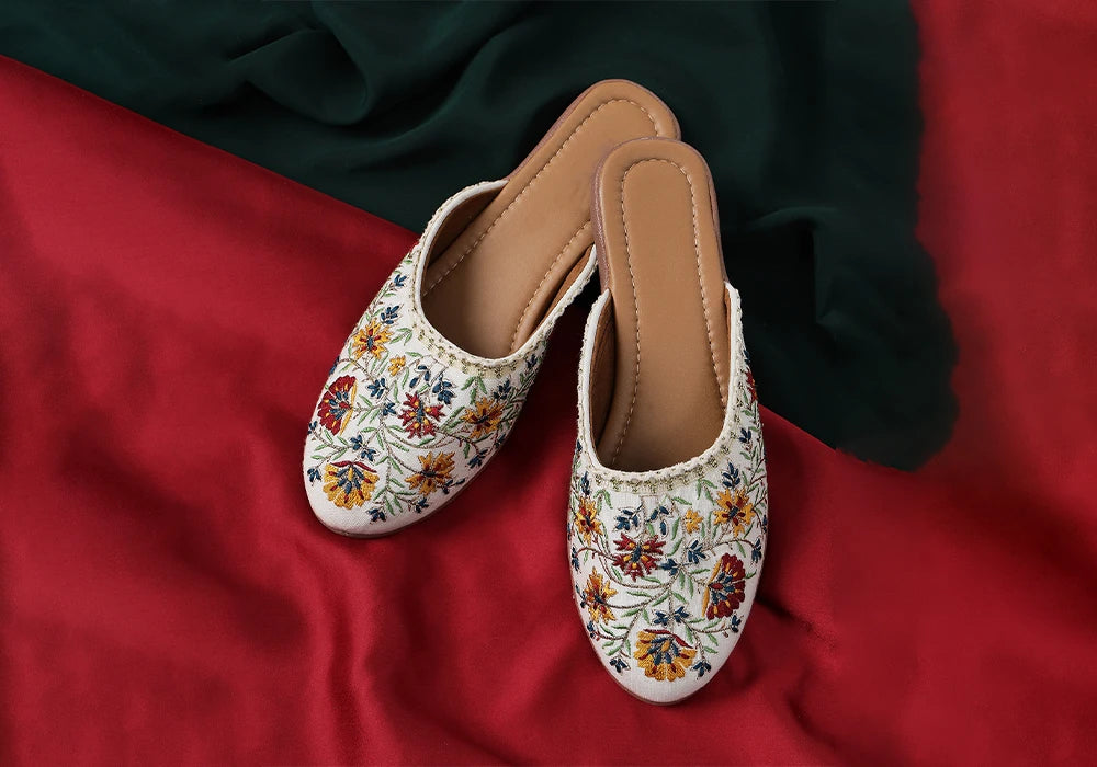 Ivory Garden Embroidered Jutti 1