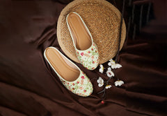 Ivory Meadow Embroidered Jutti 1