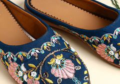 Midnight Blossom Embroidered Ethnic Jutti 3