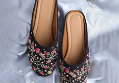 Midnight Garden Embroidered Jutti 2