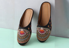 Midnight Mela Multicolor Embroidered Jutti 1