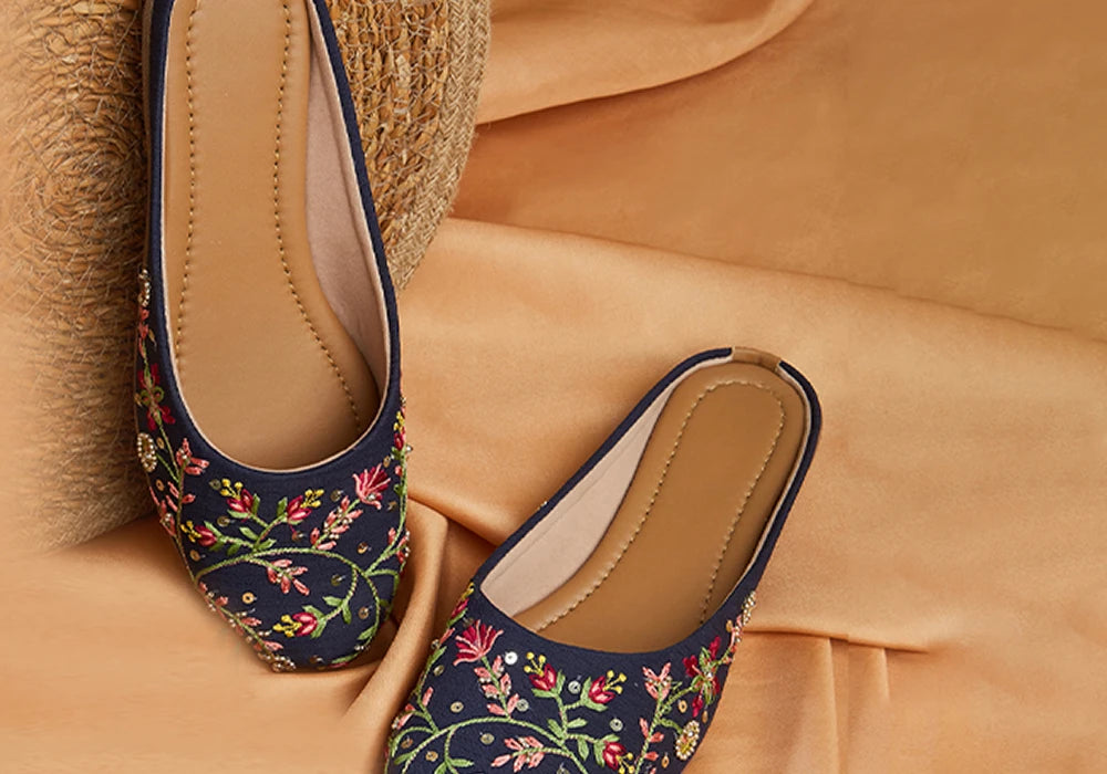 Midnight Vine Navy Embroidered Jutti 2