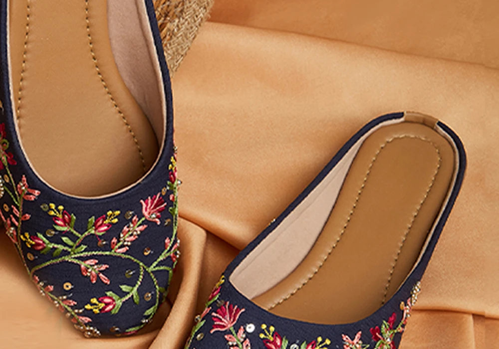Midnight Vine Navy Embroidered Jutti 3