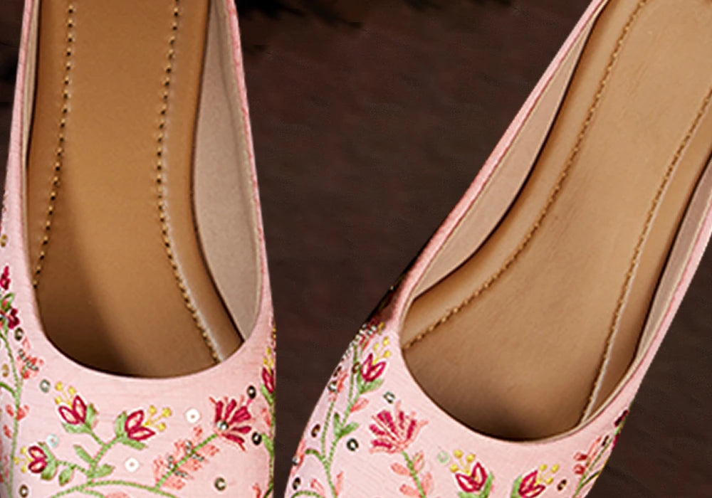 Rose Blush Garden Embroidered Jutti 3