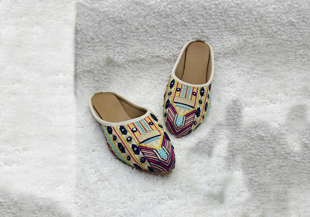 Tribal Pop Handcrafted Jutti 1
