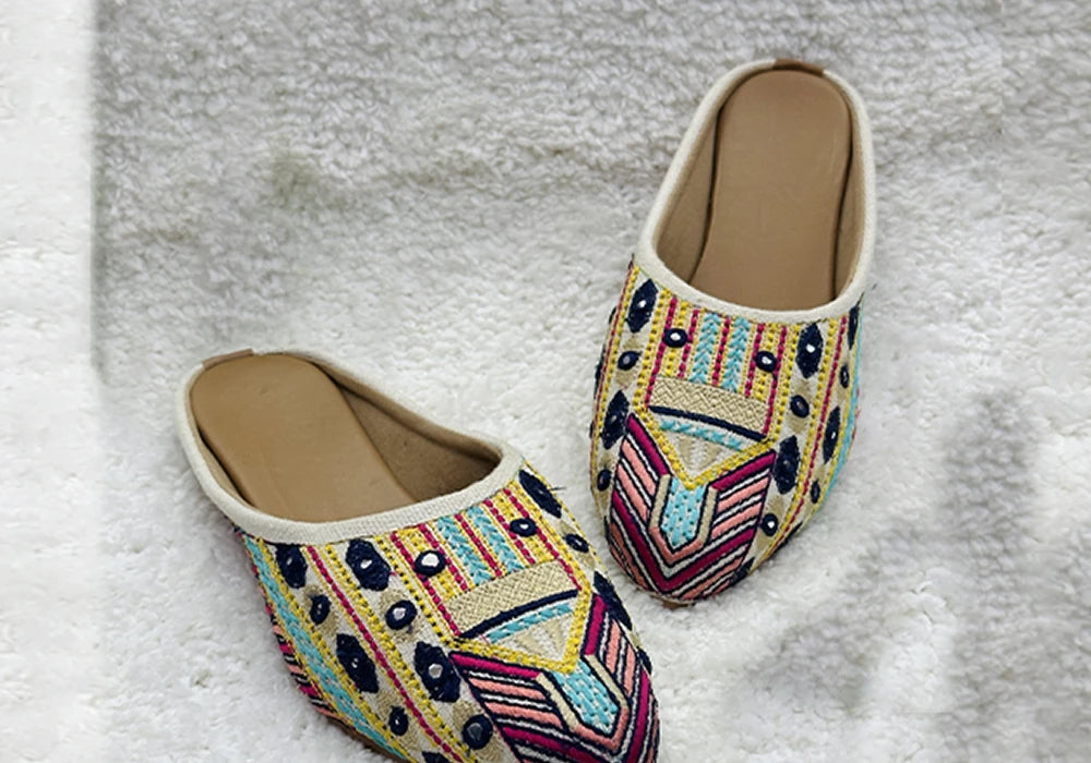 Tribal Pop Handcrafted Jutti 2
